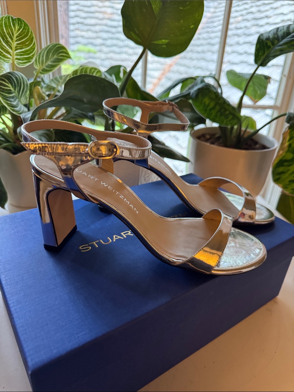 Stuart Weitzman Babette 85